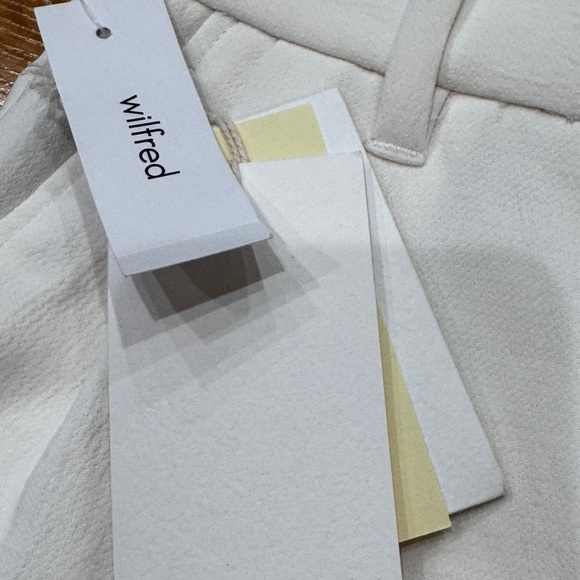 Aritzia Limerick high waisted shorts size 2 - Picture 5 of 8